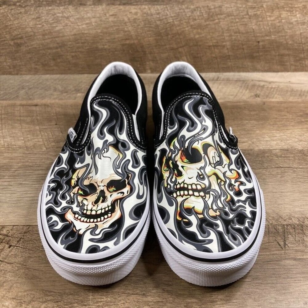 VANS Classic Slip On Flame Skull Black White Skate Shoes Mens 5.5 Womens 7 NEW